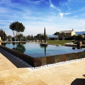 Création et rénovation de piscines à Châteaurenard